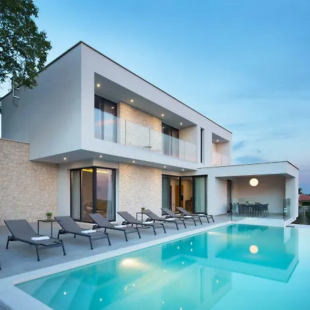 Villa Paola By Interhome