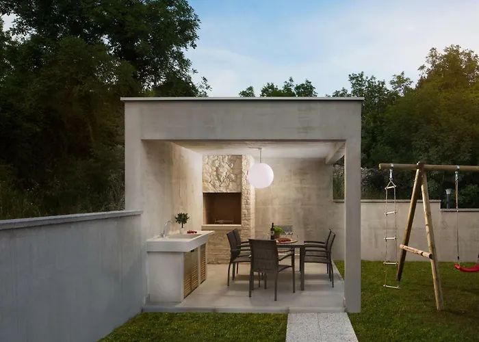 Paola By Interhome Vila
